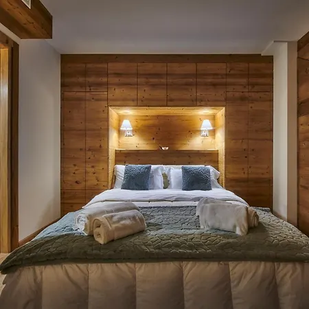 The Wooden House Cortina Apartman