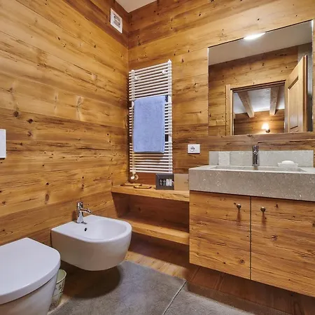 The Wooden House Cortina Apartman