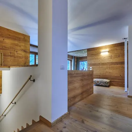 The Wooden House Cortina