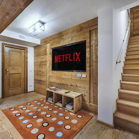The Wooden House Cortina Apartman